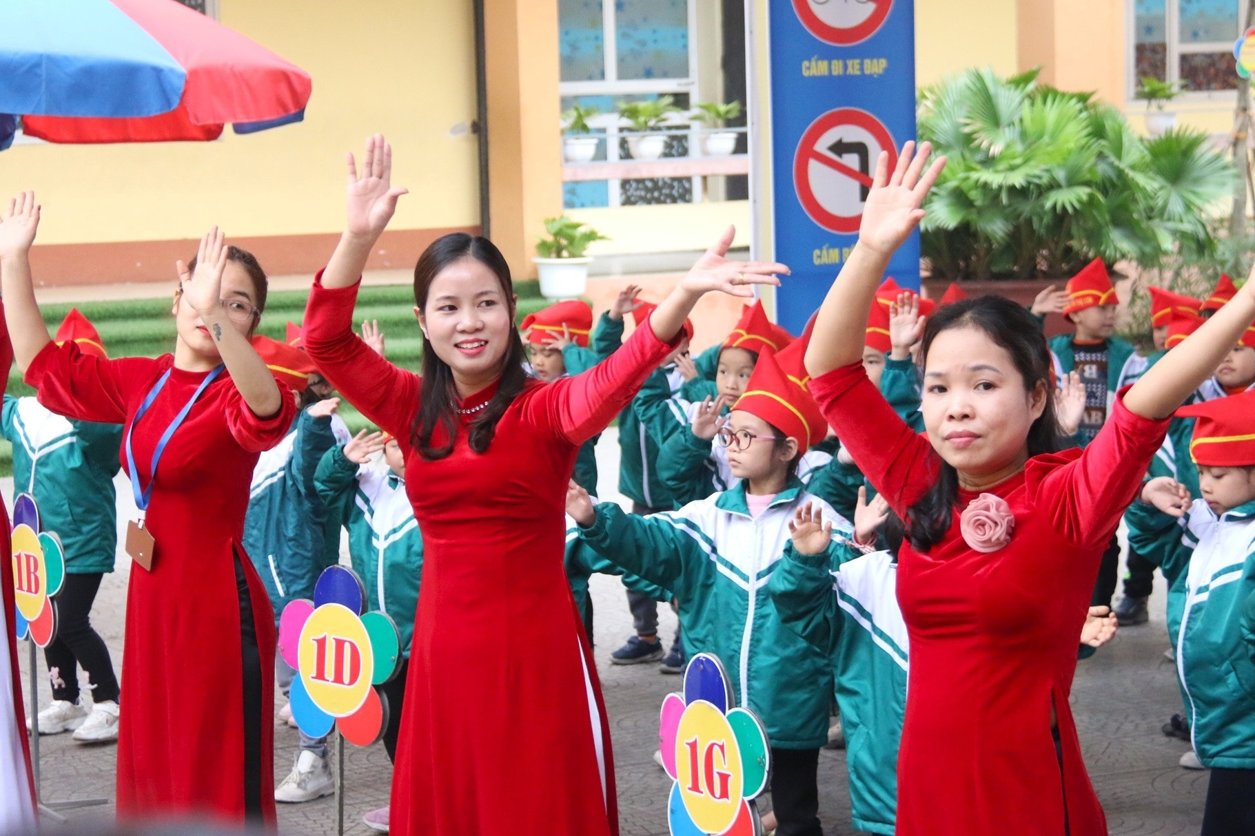 ‘Khó Tuyển Giáo Viên Do Lương Quá Thấp’