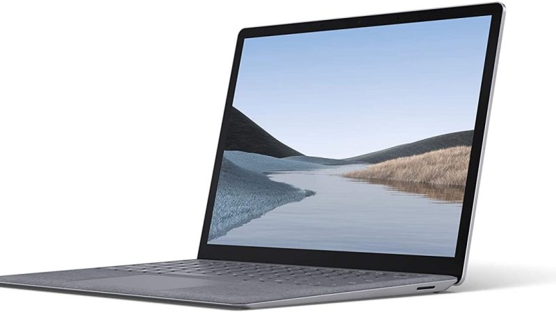 Cô Giáo Kêu Gọi Phụ Huynh Tài Trợ Laptop Bị Ngừng Đứng Lớp