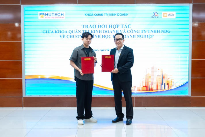 Sinh Viên Khoa Quản Trị Kinh Doanh Sẵn Sàng Cho Hành Trình Trải Nghiệm Học Kỳ Doanh Nghiệp 14