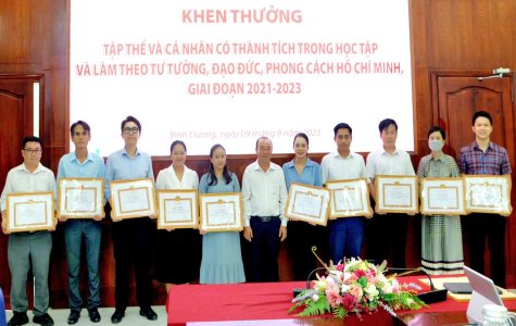 Đảng Bộ Trường Đại Học Thủ Dầu Một: Chuyển Từ “Học Tập” Sang “Làm Theo” Bác