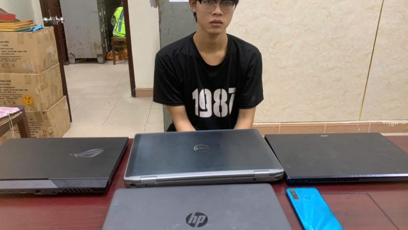 Hai “Đạo Chích” Gen Z Mê “Sưu Tập” Laptop