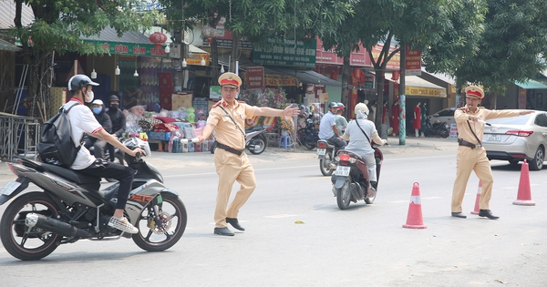 Vừa Phạt, Vừa Tuyên Truyền Ngăn Học Sinh Vi Phạm Giao Thông