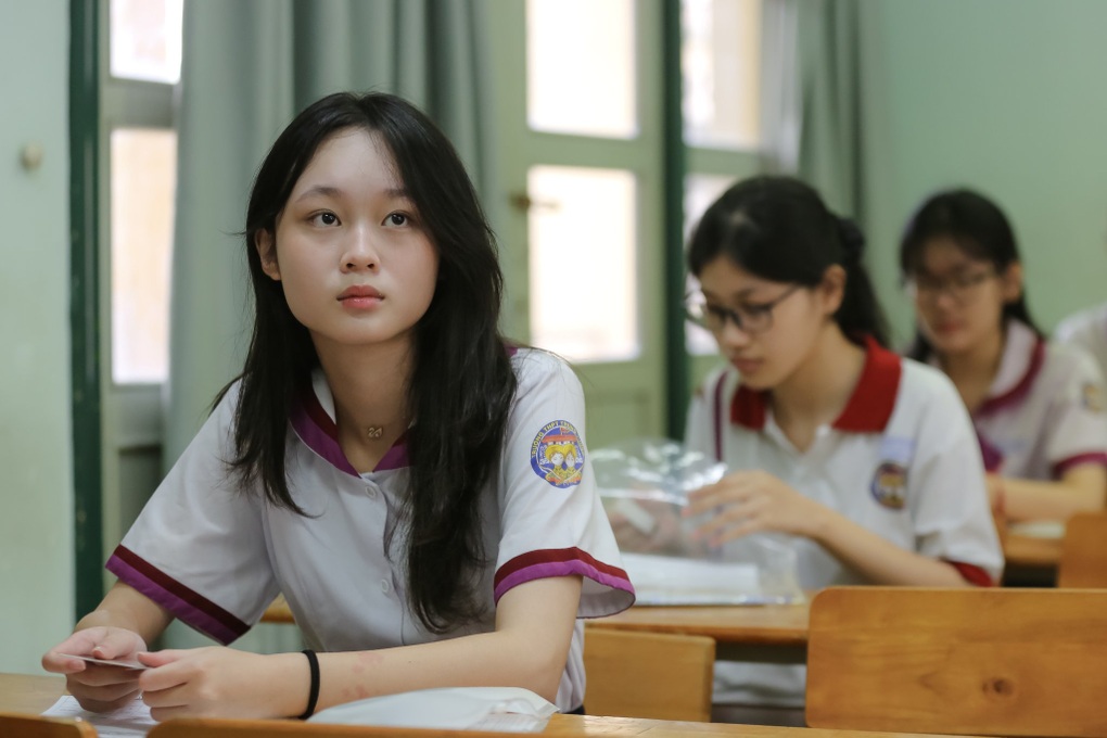 Đề Tiếng Anh Tốt Nghiệp Thpt 2025 Tăng Độ Khó, Thí Sinh Luyện Ielts Có Lợi - 1