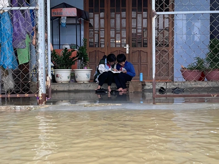 Thừa Thiên Huế Cho Học Sinh Nghỉ Học Tránh Lũ