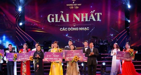 Hai thí sinh giành giải Nhất cuộc thi “Giọng hát hay Hà Nội 2024”