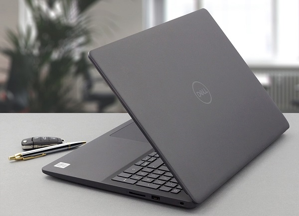 Laptop Dell 8