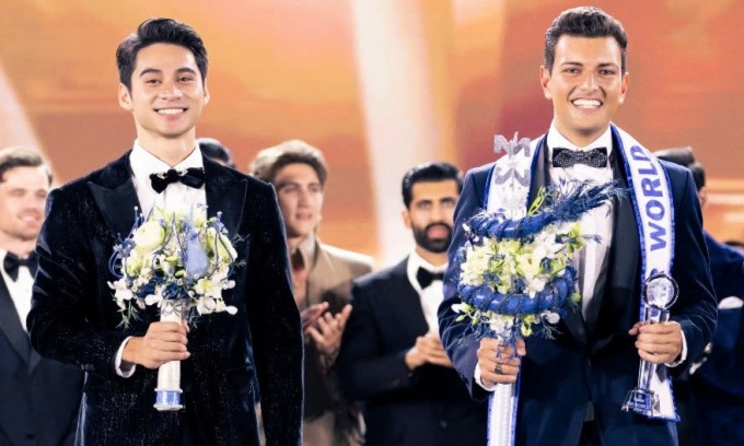 Mr World 2024 - Danny Mejía Romero (Phải) Và Á Vương 1 Phạm Tuấn Ngọc Trong Khoảnh Khắc Vinh Danh.