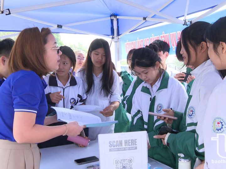 Tp. Phổ Yên: Trên 1.200 Học Sinh, Người Lao Động Tham Gia Ngày Hội Việc Làm, Kết Nối Khởi Nghiệp