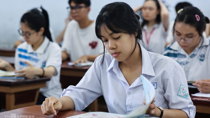 Thí Sinh Choáng Vì Đề Thi Đánh Giá Năng Lực Gần 10 Môn