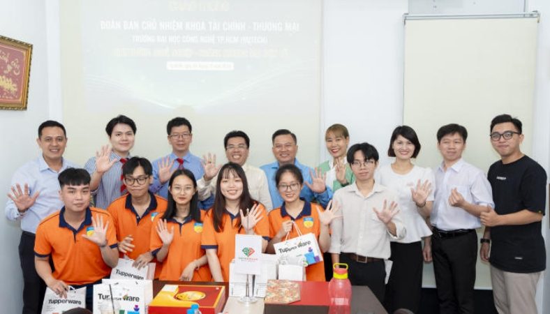 Sinh viên ngành Thương mại điện tử HUTECH rộng cơ hội học tập, trải nghiệm tại Công ty TNHH Sato Group